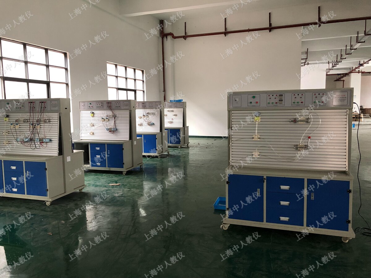海南科技职业学院通明液压气动综合实训室(图1)